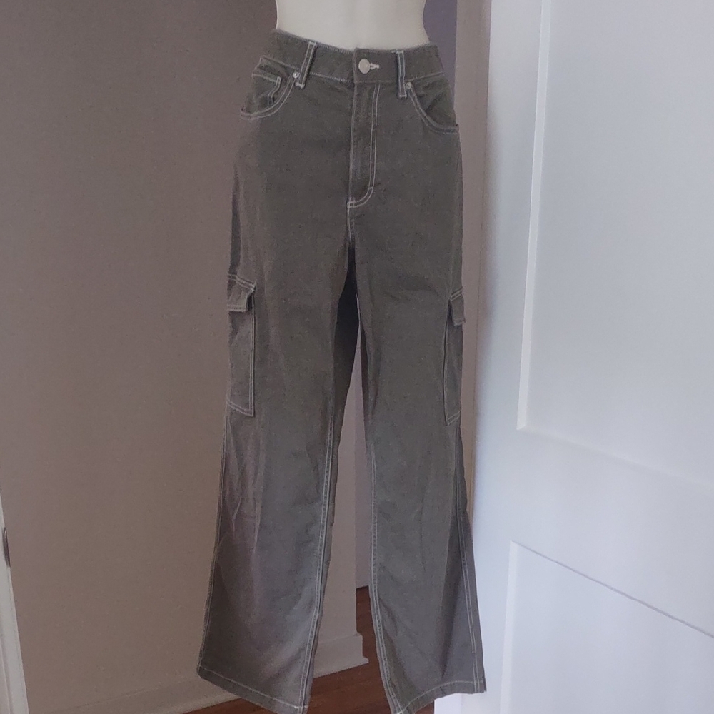 H&M Wide Leg Women's Cargo Pants in Olive Green - Size 6